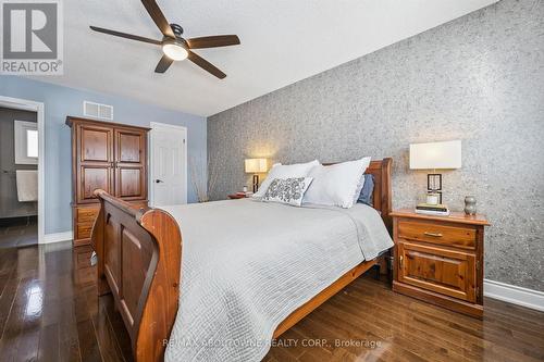 2421 Hargood Place, Mississauga, ON - Indoor Photo Showing Bedroom