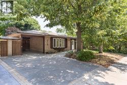 467 ANTHONY DRIVE Oakville, ON L6J 2K6