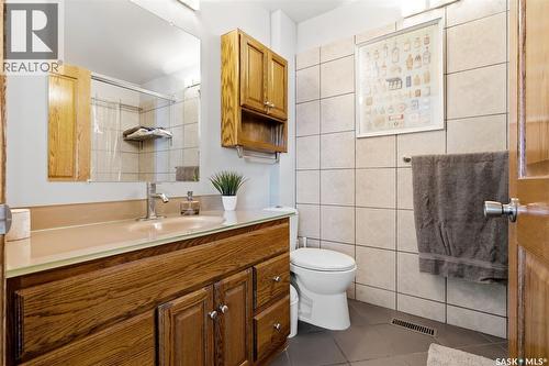 800 Pheasant Street, Grenfell, SK - Indoor Photo Showing Bathroom
