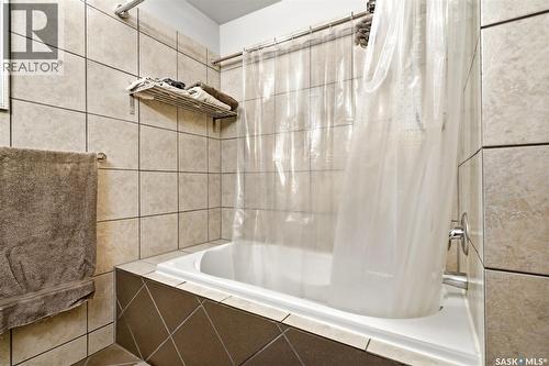 800 Pheasant Street, Grenfell, SK - Indoor Photo Showing Bathroom