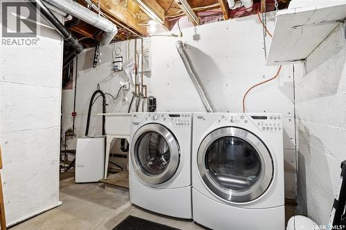 800 Pheasant Street, Grenfell, SK - Indoor Photo Showing Laundry Room