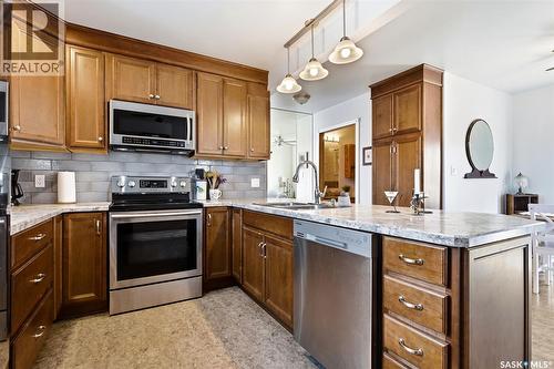 800 Pheasant Street, Grenfell, SK - Indoor Photo Showing Kitchen With Double Sink
