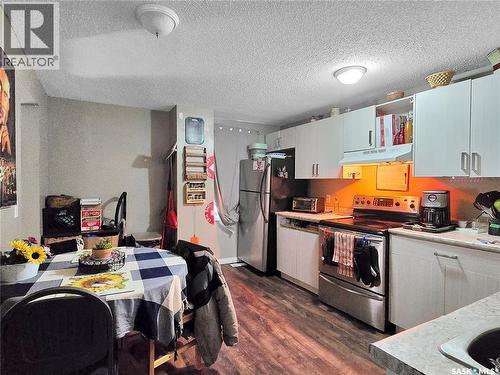205 J Avenue S, Saskatoon, SK - Indoor Photo Showing Kitchen
