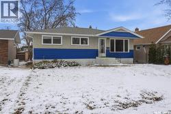1317 6th AVENUE NW Moose Jaw, SK S6H 4A9