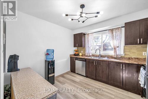 17 - 1415 Fieldlight Boulevard, Pickering, ON - Indoor Photo Showing Kitchen With Double Sink