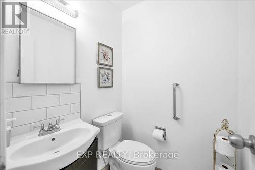 17 - 1415 Fieldlight Boulevard, Pickering, ON - Indoor Photo Showing Bathroom