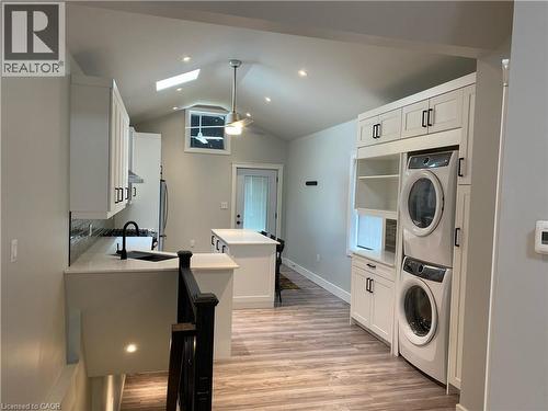 432 Bay Street N, Hamilton, ON - Indoor Photo Showing Laundry Room