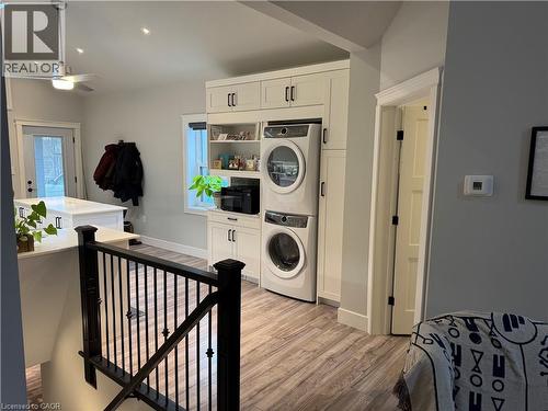 432 Bay Street N, Hamilton, ON - Indoor Photo Showing Laundry Room