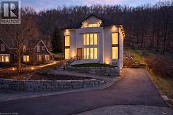 237B MAIN Street W  Grimsby, ON L3M 1S1