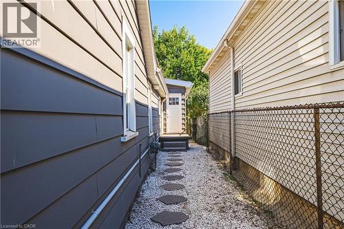 24 Rowanwood Street, Hamilton, ON - Outdoor