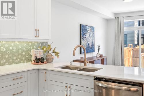 112 Jardiniere Street, Ottawa, ON - Indoor Photo Showing Kitchen With Double Sink With Upgraded Kitchen