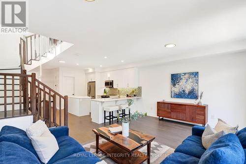 112 Jardiniere Street, Ottawa, ON - Indoor Photo Showing Living Room