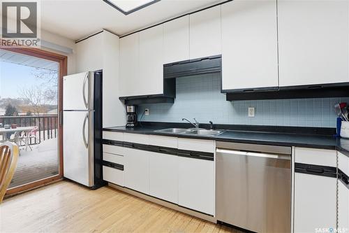 302 Bentham Crescent, Saskatoon, SK 