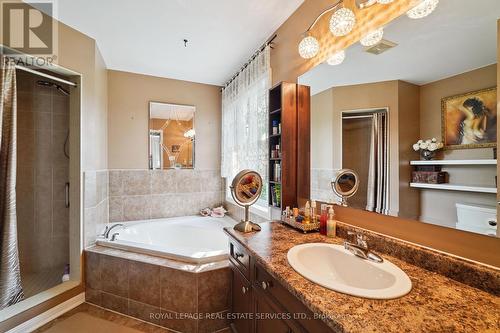 641 Symons Cross, Milton, ON - Indoor Photo Showing Bathroom