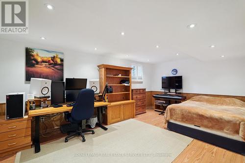 641 Symons Cross, Milton, ON - Indoor Photo Showing Bedroom