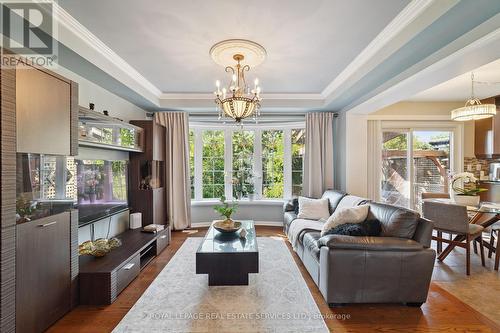 641 Symons Cross, Milton, ON - Indoor Photo Showing Living Room