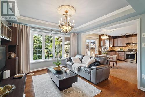 641 Symons Cross, Milton, ON - Indoor Photo Showing Living Room