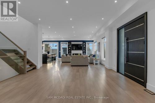 1050 Edgeleigh Avenue, Mississauga, ON - Indoor