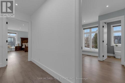 1050 Edgeleigh Avenue, Mississauga, ON - Indoor Photo Showing Other Room