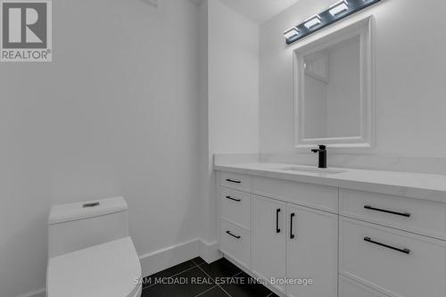 1050 Edgeleigh Avenue, Mississauga, ON - Indoor Photo Showing Bathroom