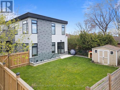 1050 Edgeleigh Avenue, Mississauga, ON - Outdoor