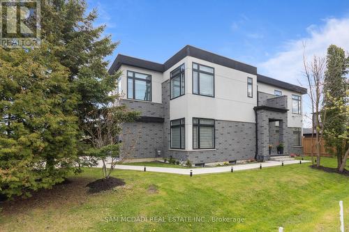 1050 Edgeleigh Avenue, Mississauga, ON - Outdoor