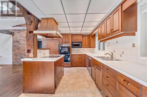 524 Meadow Wood Road, Mississauga, ON - Indoor Photo Showing Kitchen With Double Sink