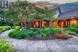 18 FOX RUN DRIVE  Puslinch, ON N0B 2J0