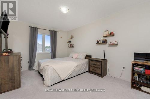 2 - 25 Elliot Street E, Centre Wellington, ON - Indoor Photo Showing Bedroom