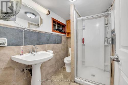617 Eighth Road E, Hamilton, ON - Indoor Photo Showing Bathroom