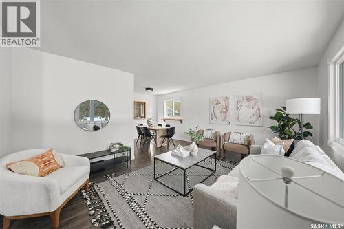 3122 Mountbatten Street, Saskatoon, SK - Indoor Photo Showing Living Room