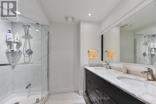 54 Bauer Crescent, Markham, ON - Indoor Photo Showing Bathroom