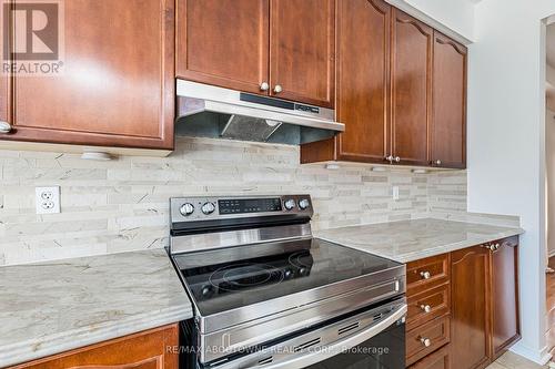3228 Tacc Drive, Mississauga, ON - Indoor Photo Showing Kitchen
