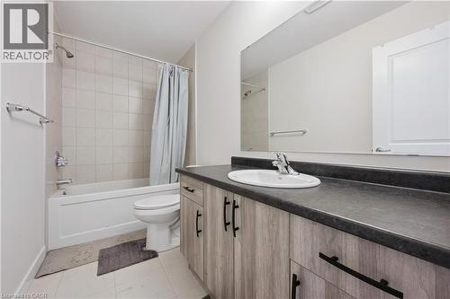40 Moon Crescent, Cambridge, ON - Indoor Photo Showing Bathroom