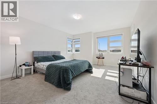 40 Moon Crescent, Cambridge, ON - Indoor Photo Showing Bedroom