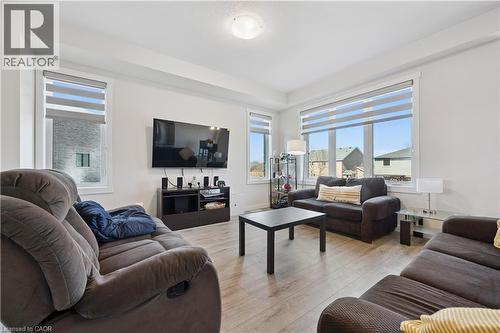 40 Moon Crescent, Cambridge, ON - Indoor Photo Showing Living Room