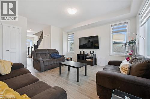 40 Moon Crescent, Cambridge, ON - Indoor Photo Showing Living Room