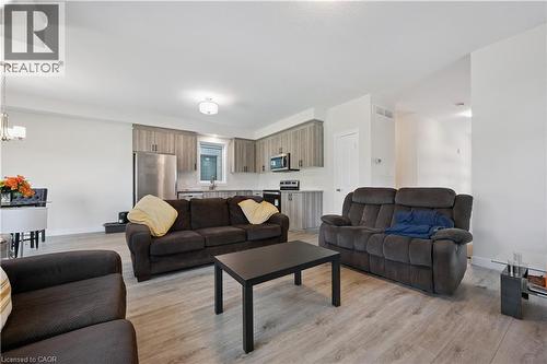 40 Moon Crescent, Cambridge, ON - Indoor Photo Showing Living Room