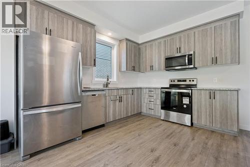 40 Moon Crescent, Cambridge, ON - Indoor Photo Showing Kitchen With Stainless Steel Kitchen