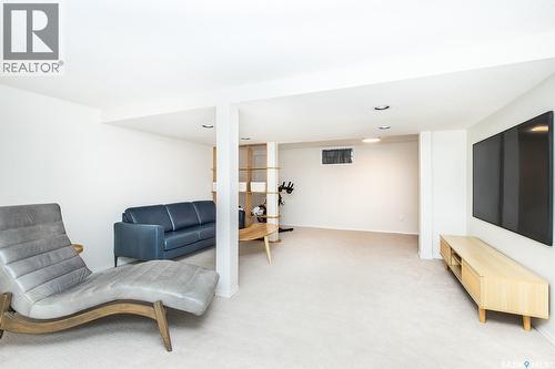 625 4Th Avenue N, Saskatoon, SK - Indoor