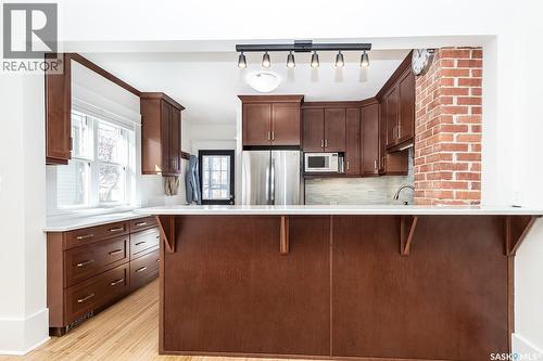 625 4Th Avenue N, Saskatoon, SK - Indoor Photo Showing Kitchen
