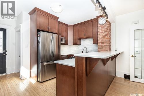 625 4Th Avenue N, Saskatoon, SK - Indoor Photo Showing Kitchen With Stainless Steel Kitchen