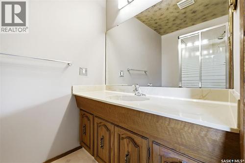 2102 Cunning Crescent, Regina, SK 