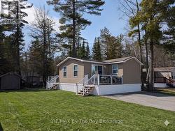 42 TEMAGAMI TRAIL Wasaga Beach, ON L9Z 1X7