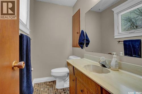 102 Daisy Crescent, Moose Jaw, SK - Indoor Photo Showing Bathroom