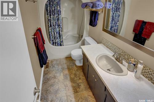 102 Daisy Crescent, Moose Jaw, SK - Indoor Photo Showing Bathroom
