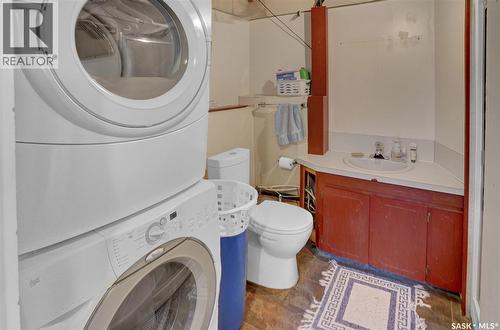 102 Daisy Crescent, Moose Jaw, SK - Indoor Photo Showing Laundry Room