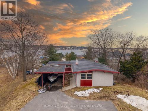 8 SUNSET AVENUE  Parry Sound, ON P2A 1A5