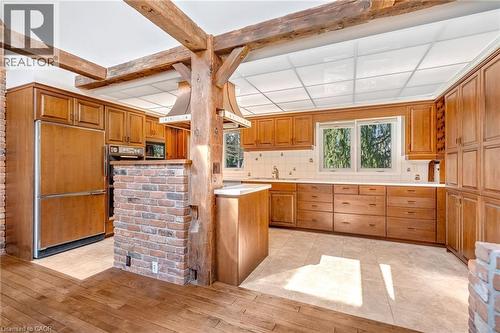 524 Meadow Wood Road, Mississauga, ON - Indoor Photo Showing Kitchen