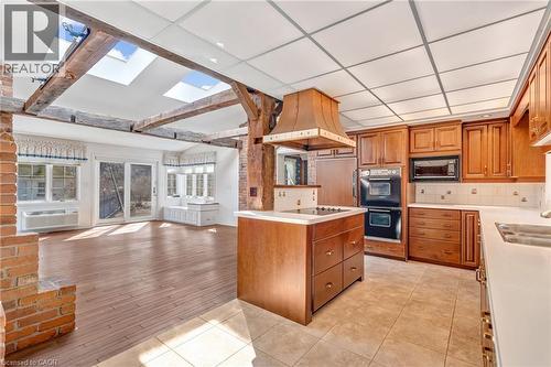 524 Meadow Wood Road, Mississauga, ON - Indoor Photo Showing Kitchen With Double Sink